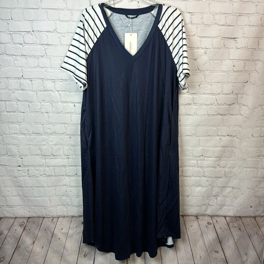 BloomChic Navy & White Striped Raglan Sleeve Pocket Dress Plus Size 1X - Picture 2 of 6